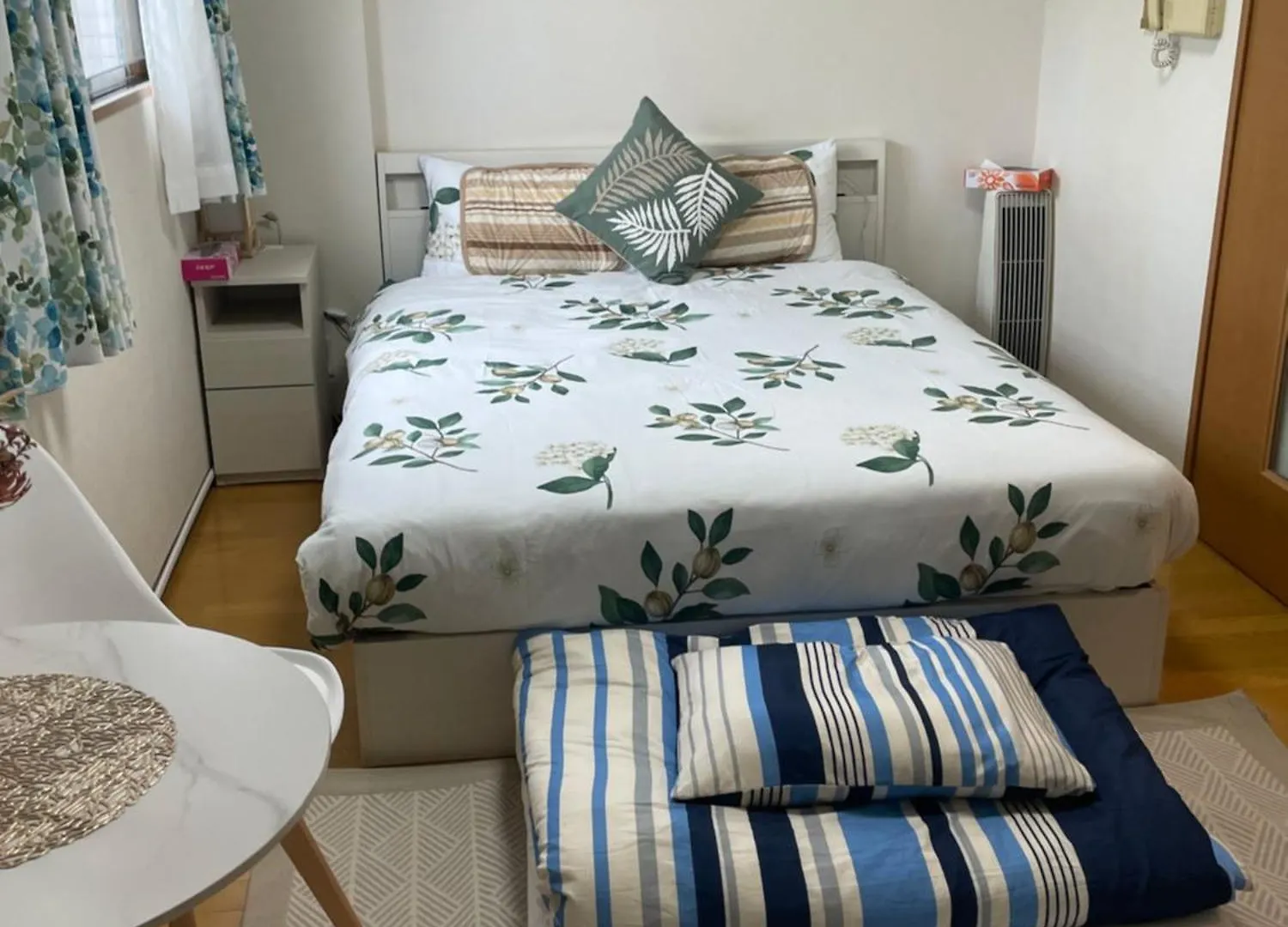 都心の家30 Square Meter King Size Bed With Stepping Rice Tokyo Apartment